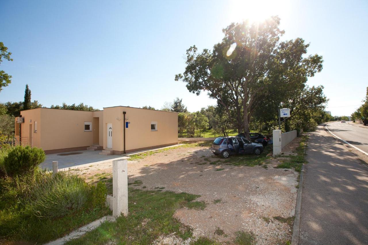 Apartmani Lea Starigrad Paklenica Exterior foto