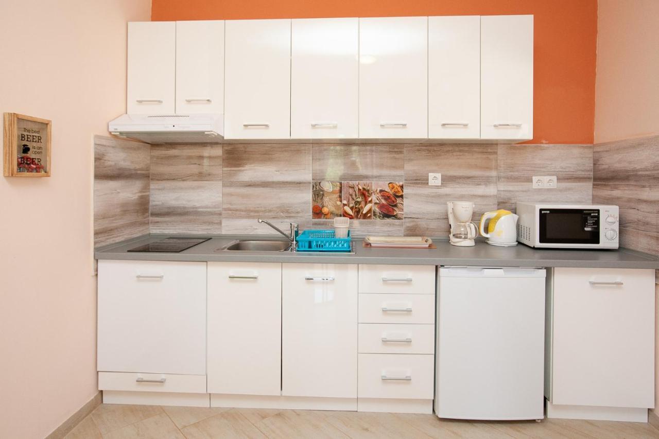 Apartmani Lea Starigrad Paklenica Exterior foto